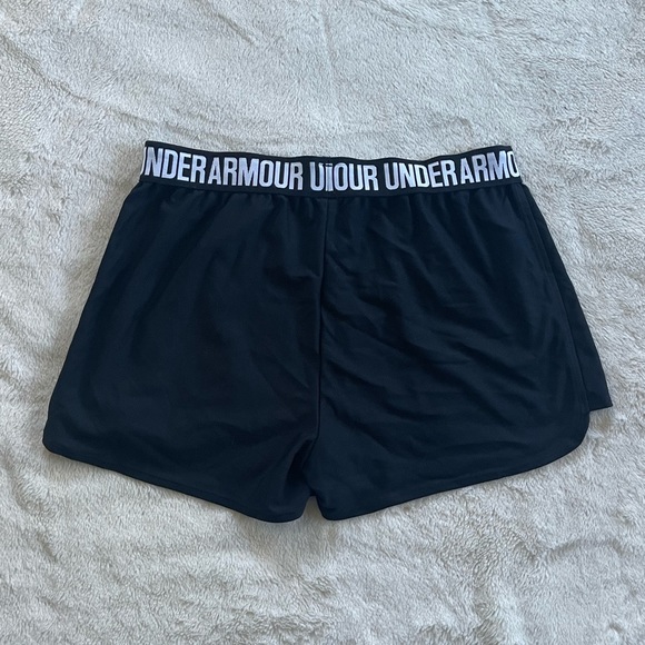 Under Armor Shorts - Picture 2 of 3